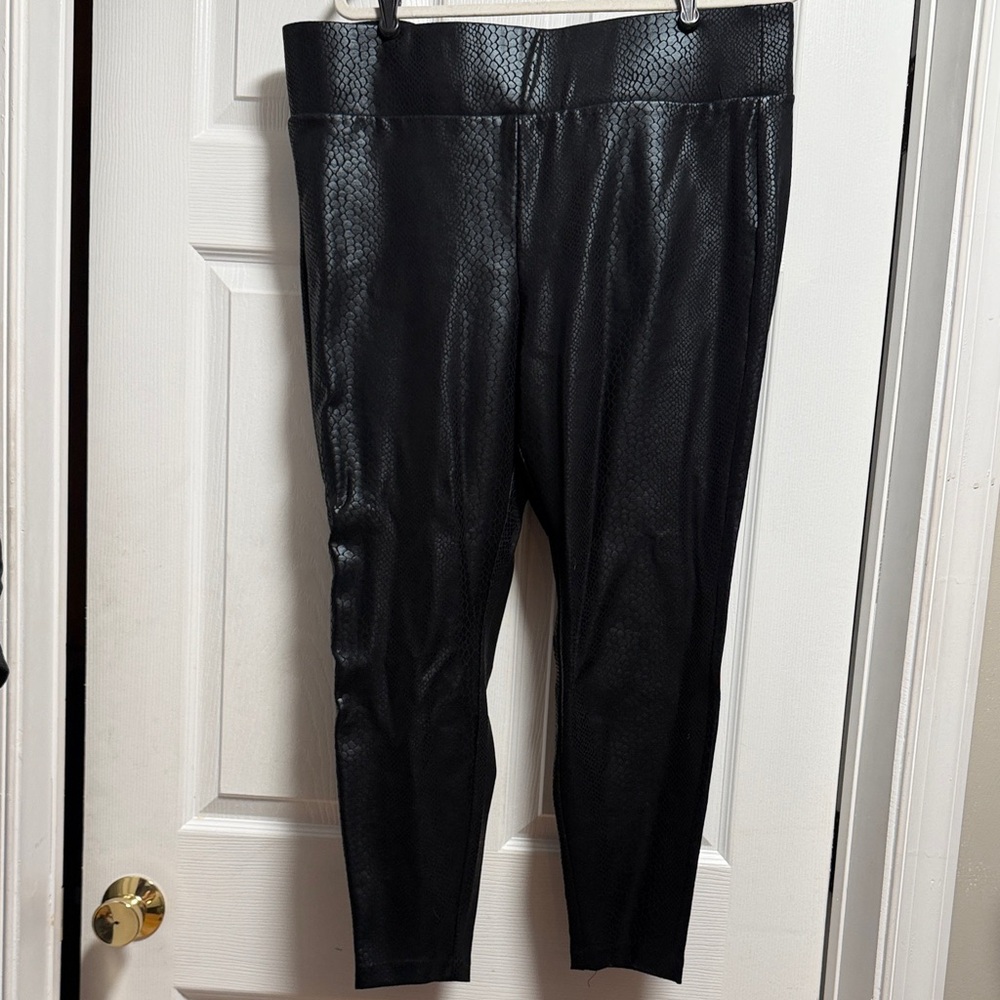 Torrid Black Textured Leggings